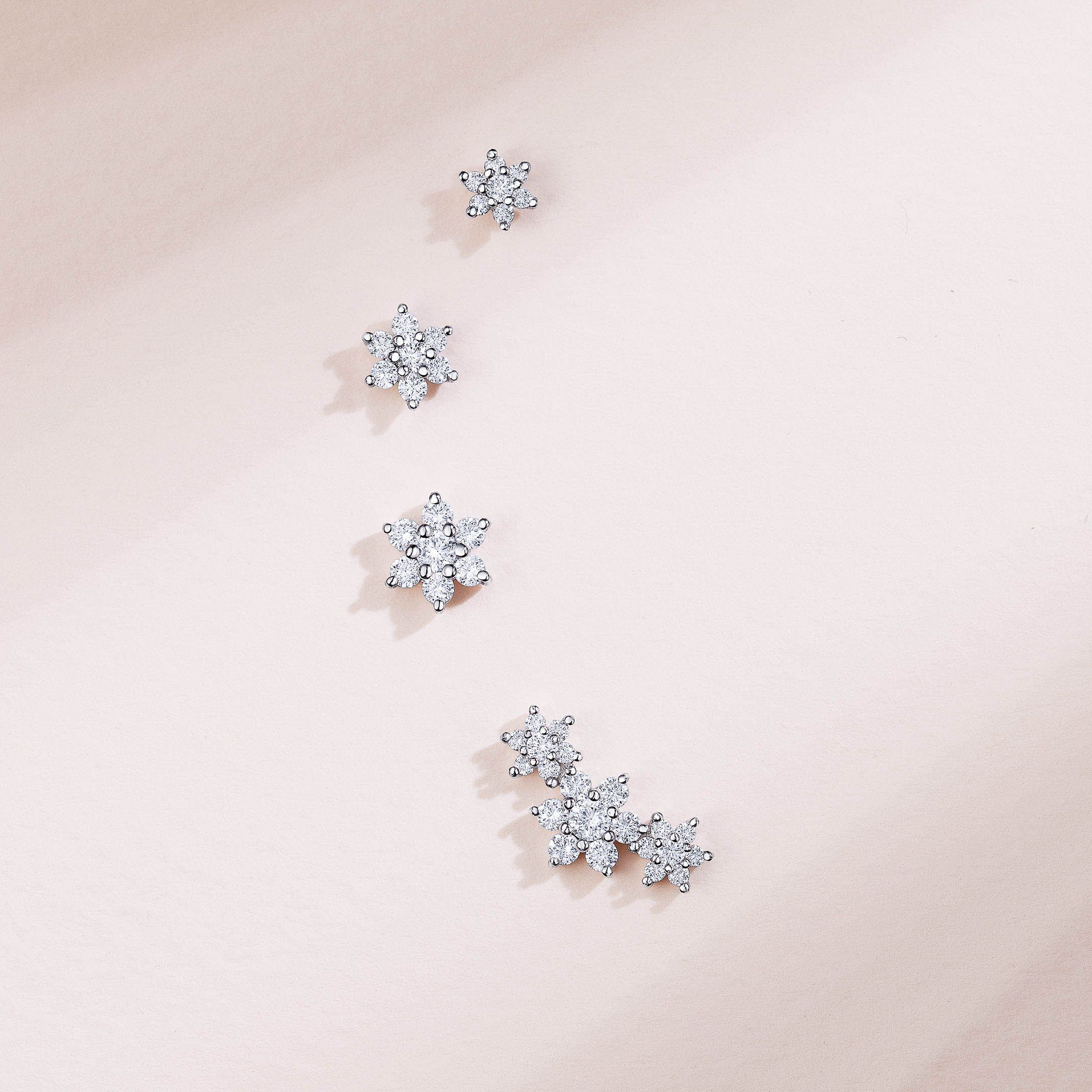 Pendiente Piercing Roset Mini de Diamantes en Oro Blanco de 18 Kt